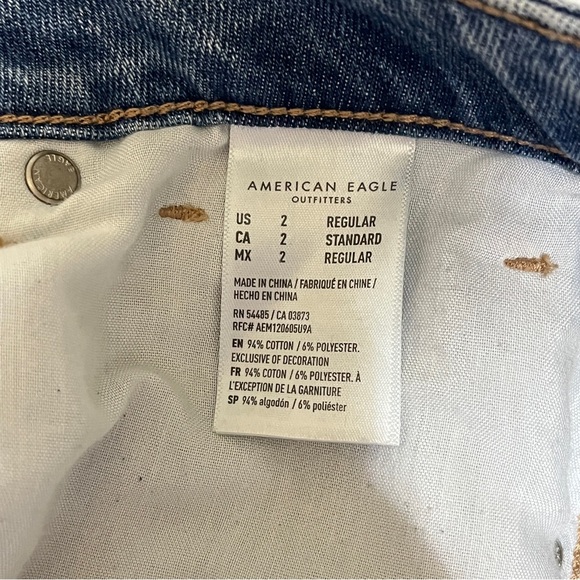 American Eagle Women's Comfort Stretch Waistband Distressed Mom Jean Size 2 Reg. - Picture 15 of 16